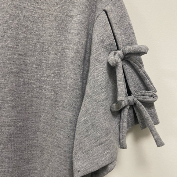 Fabletics, gray T-shirt dress with double bows on sleeves women’s size xs - Picture 4 of 9